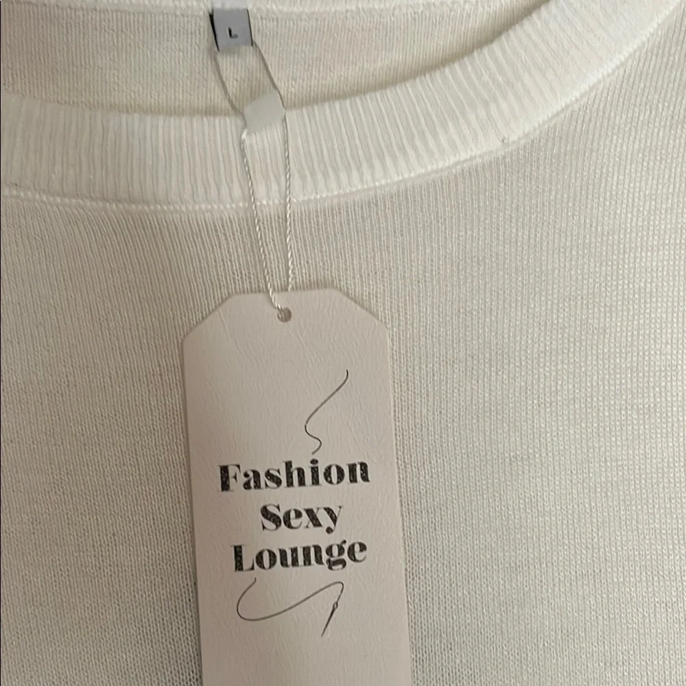 NWT White Star Print Women's Top - Picture 2 of 6